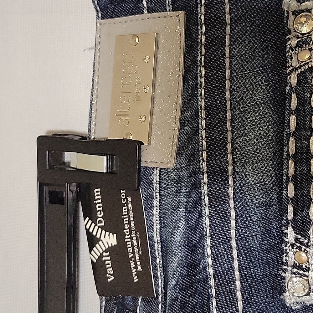 NWT Vault Denim Alter Ego Bermuda Shorts Sz 9 - Picture 3 of 11